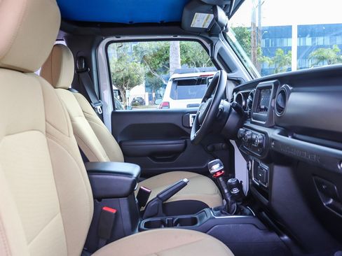 Used 2022 Jeep Wrangler Sport image 18