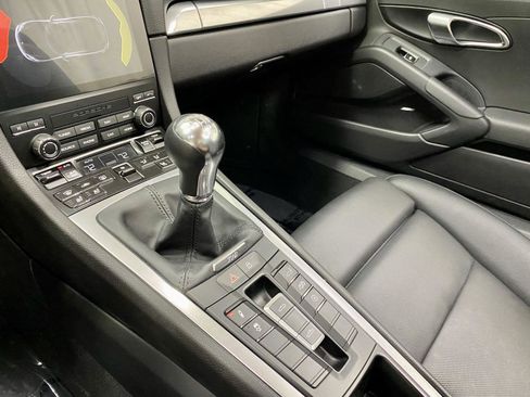 Used 2025 Porsche 718 Boxster w/ Premium Package RWD image 34