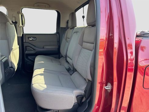 Used 2022 Nissan Frontier SV AWD/4WD image 23