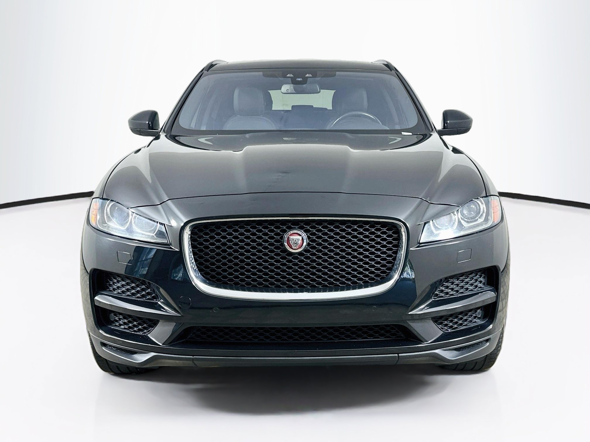 Used 2018 Jaguar F-PACE Prestige AWD/4WD image 2