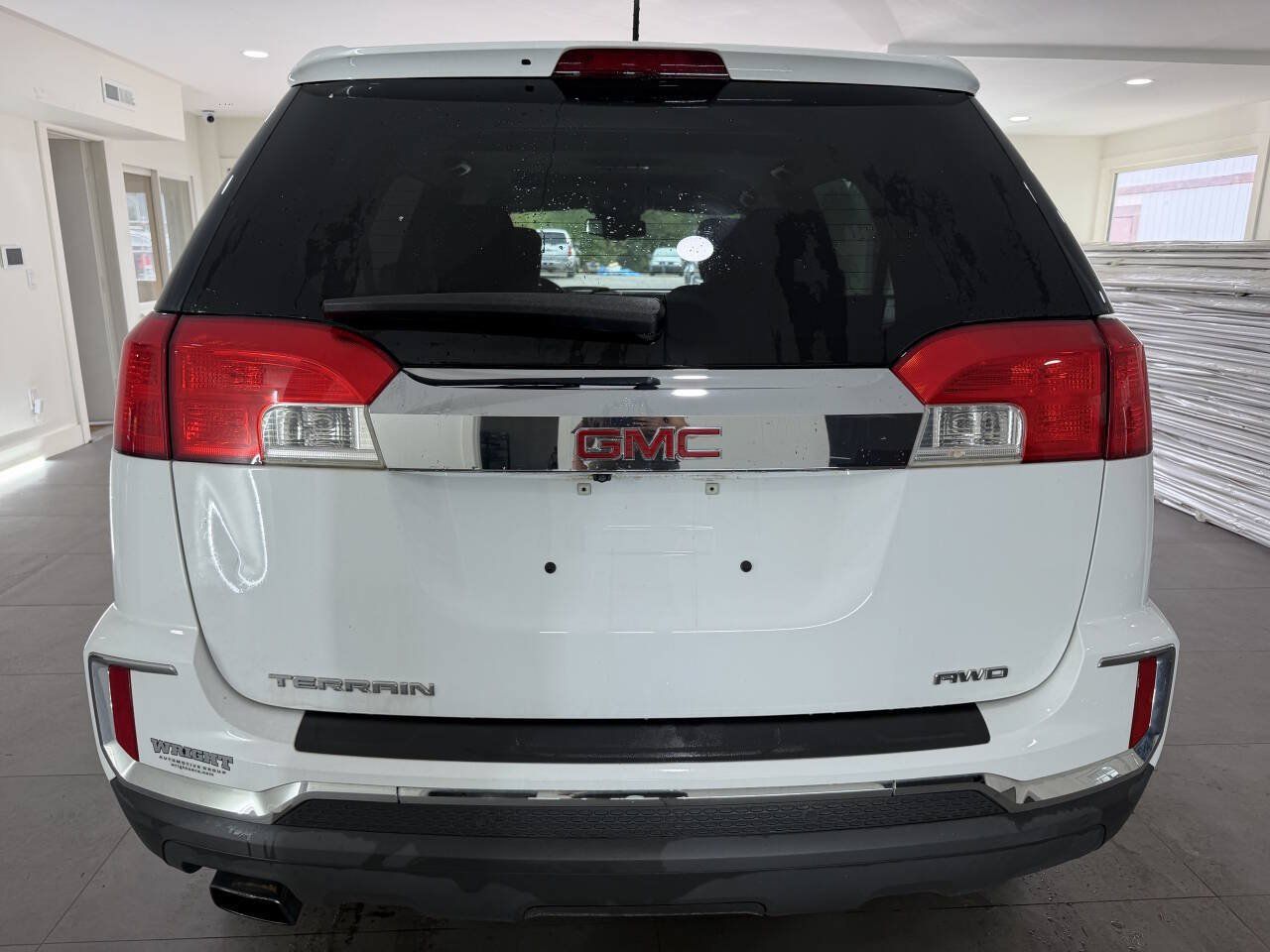 Used 2017 GMC Terrain SLE w/ Convenience Package AWD/4WD image 4