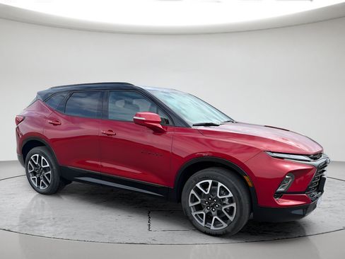 New 2026 Chevrolet Blazer RS w/ LPO, Floor Liner Package AWD/4WD image 8