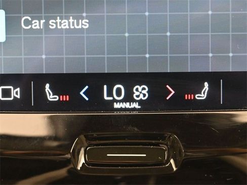 Used 2023 Volvo XC60 B5 Plus image 19