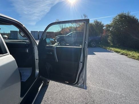 Used 2022 Toyota 4Runner SR5 Premium image 45