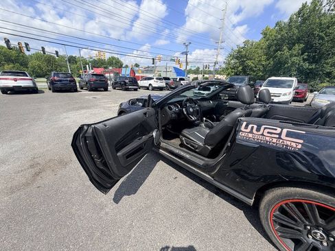 Used 2010 Ford Mustang GT Premium RWD image 32