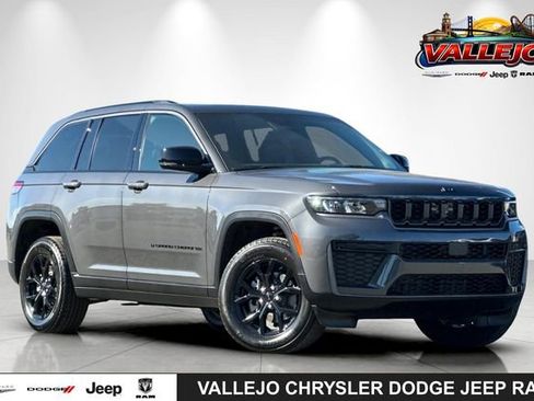 New 2026 Jeep Grand Cherokee Altitude AWD/4WD image 1