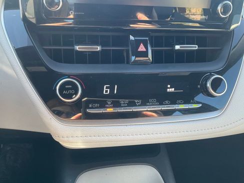 Used 2021 Toyota Corolla SE image 23