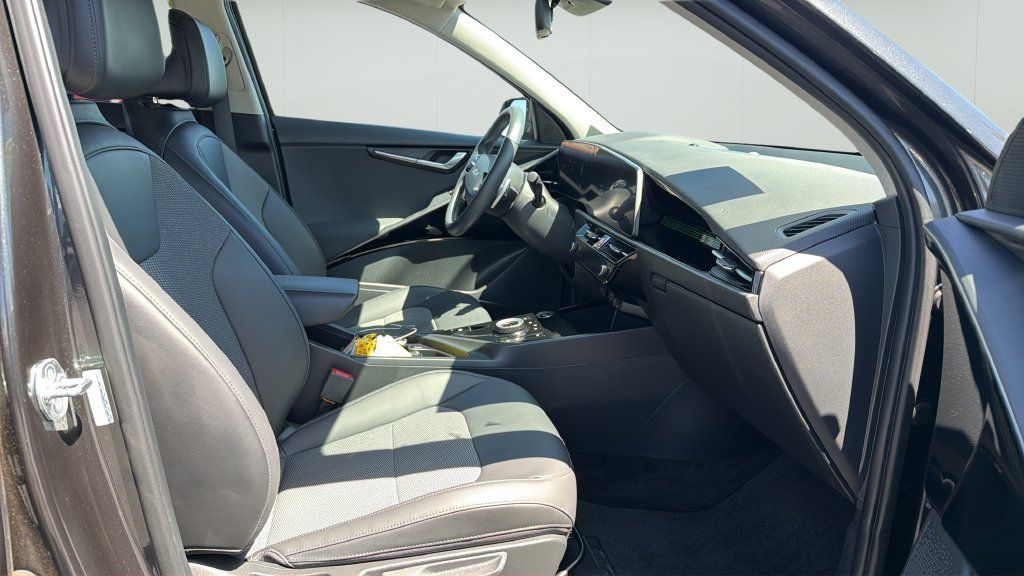 Used 2023 Kia Niro Wind FWD image 13