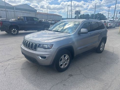 Used 2017 Jeep Grand Cherokee Laredo w/ Quick Order Package 2BE image 1