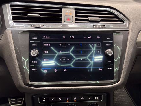 Used 2021 Volkswagen Tiguan SE R-Line image 20