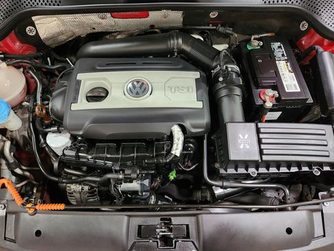 Used 2013 Volkswagen Beetle 2.0T image 48