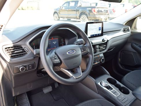 Used 2025 Ford Escape Active FWD image 17