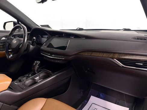 Used 2019 Cadillac XT4 Premium Luxury w/ Enhanced Visibility Package AWD/4WD image 31