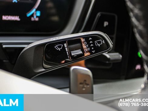 Used 2024 Porsche Cayenne S image 32