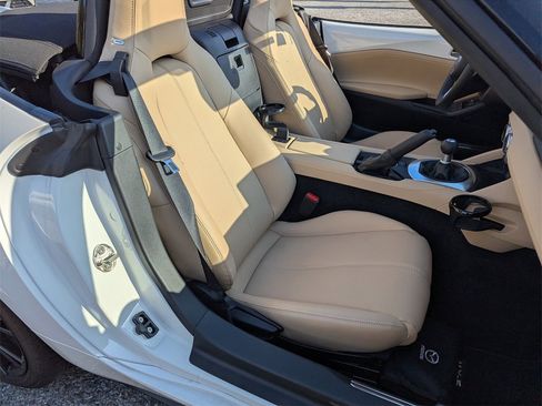 Used 2025 MAZDA MX-5 Miata Grand Touring image 32