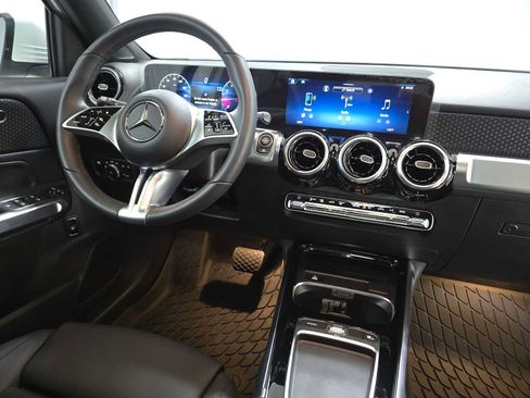 Certified 2026 Mercedes-Benz GLB 250 4MATIC image 11