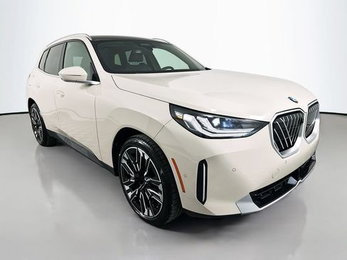 Used 2025 BMW X3 xDrive30i w/ Premium Package AWD/4WD image 3