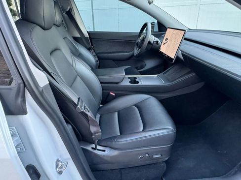 Used 2024 Tesla Model Y Long Range AWD/4WD image 14