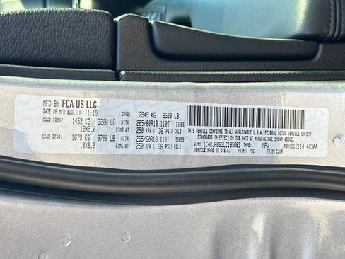 Used 2020 Jeep Grand Cherokee Limited w/ Premium Lighting Group image 34