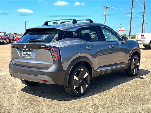 Certified 2025 Nissan Kicks SR FWD image 7
