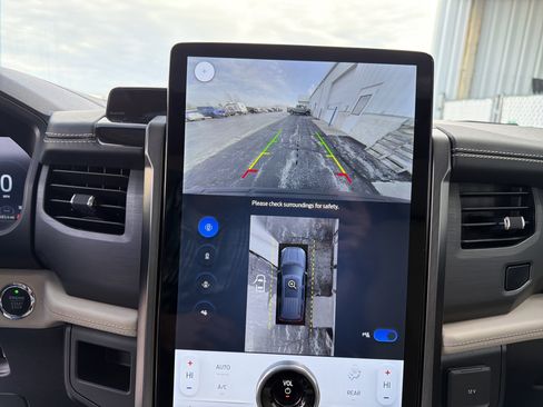 Certified 2024 Ford Expedition Max Platinum image 46