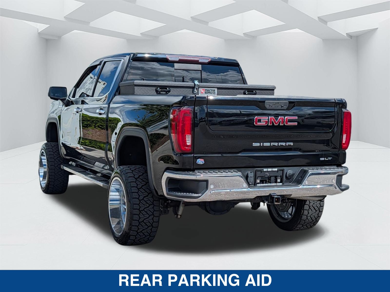 Used 2020 GMC Sierra 1500 SLT w/ SLT Premium Plus Package RWD image 7