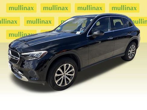 Used 2024 Mercedes-Benz GLC 300 4MATIC image 12
