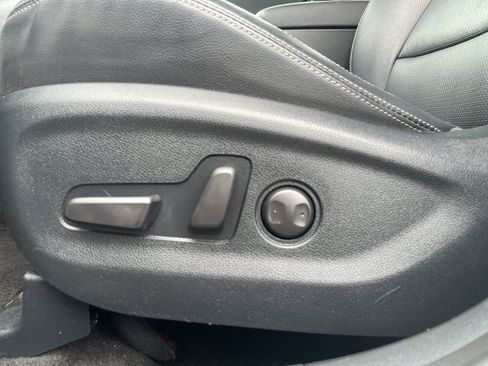 Used 2022 Kia Sportage EX w/ EX Technology Package FWD image 11