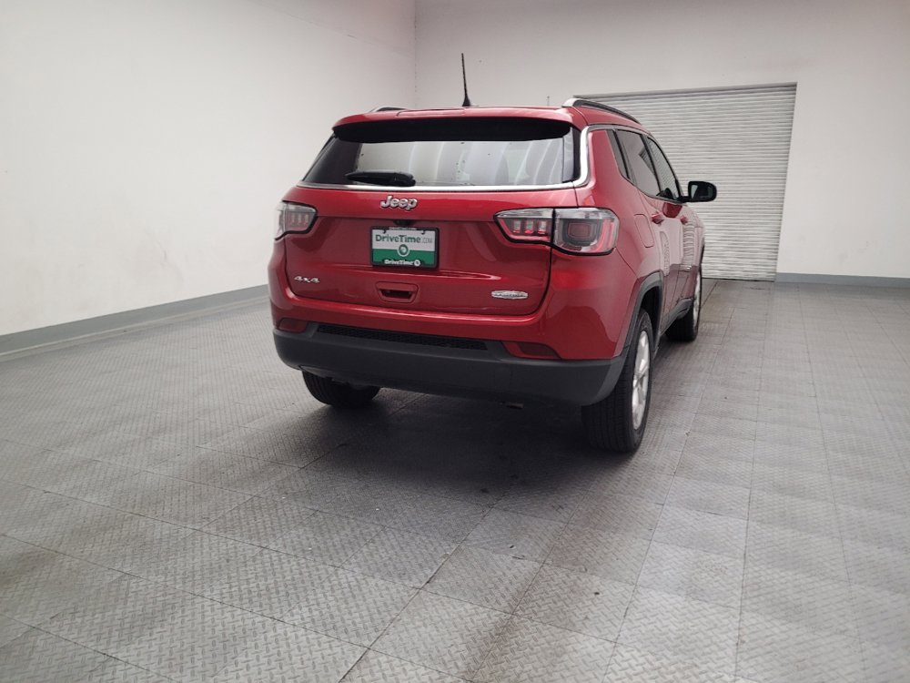 Used 2025 Jeep Compass Latitude w/ Sun & Sound Group AWD/4WD image 7