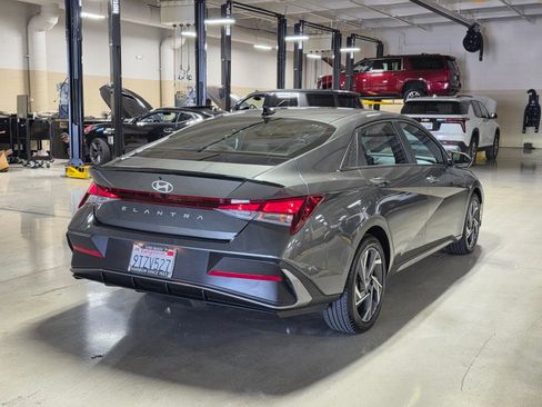Certified 2025 Hyundai Elantra Sport FWD image 7