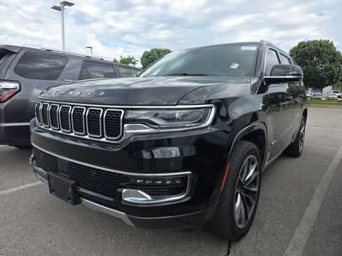 Used 2022 Jeep Wagoneer Series III w/ Premium Group I AWD/4WD image 3