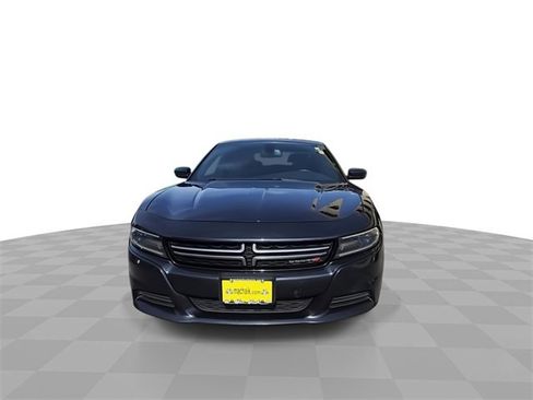 Used 2016 Dodge Charger SE image 3