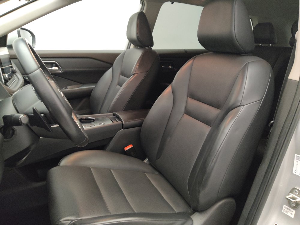 Used 2021 Nissan Rogue SV w/ Premium Package FWD image 17
