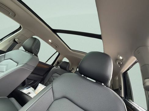 New 2026 Volkswagen Atlas SE FWD image 16