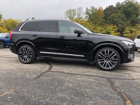 New 2026 Volvo XC90 B6 Plus w/ Protection Package Premier image 8
