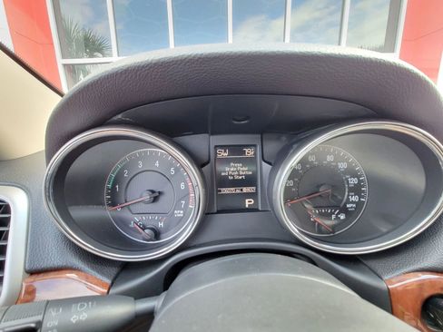 Used 2013 Jeep Grand Cherokee Limited w/ Luxury Group II AWD/4WD image 13