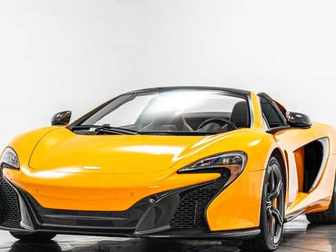 Used 2015 McLaren 650S Spider RWD image 5