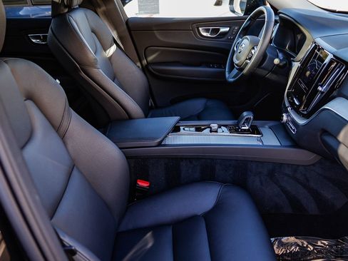 Used 2025 Volvo XC60 B5 Plus image 18