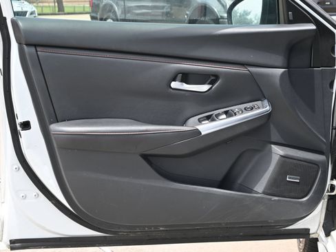 Used 2024 Nissan Sentra SR w/ SR Premium Package FWD image 20