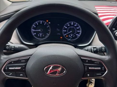 Used 2019 Hyundai Santa Fe SE AWD/4WD image 5