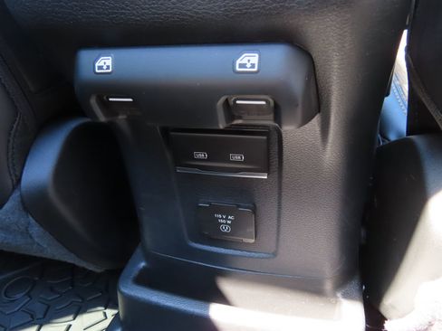 Used 2023 Jeep Wrangler Unlimited Sahara AWD/4WD image 36