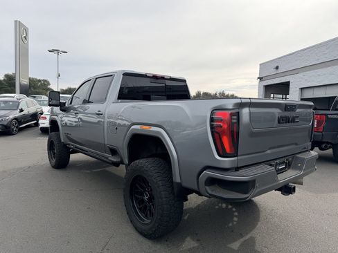 Used 2025 GMC Sierra 2500 AT4 w/ AT4 Premium Plus Package image 5