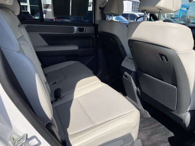 Used 2025 Hyundai Santa Fe SEL FWD image 19