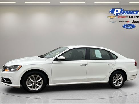 Used 2018 Volkswagen Passat 2.0T S image 4