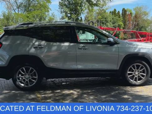 Certified 2023 GMC Terrain SLT FWD image 9