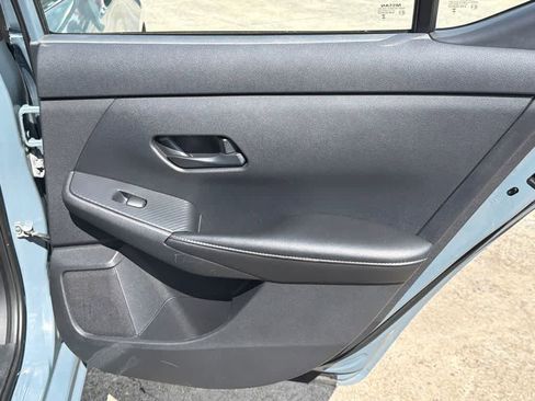 Used 2024 Nissan Sentra SV FWD image 15