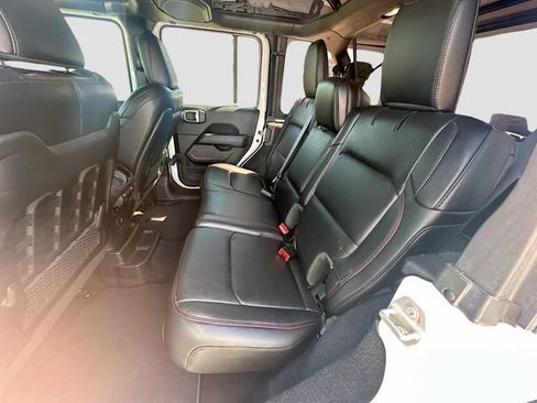 Used 2023 Jeep Wrangler Unlimited Rubicon w/ Cold Weather Group AWD/4WD image 23