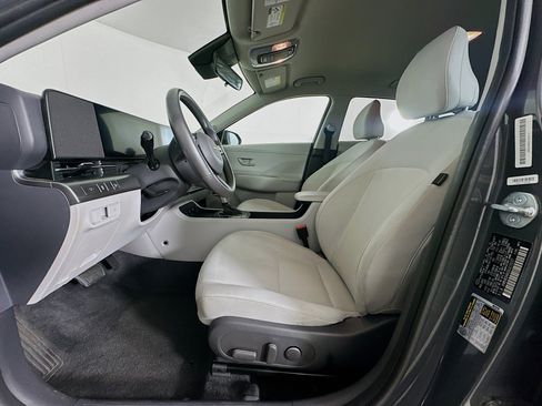 Used 2025 Hyundai Kona SEL FWD image 13