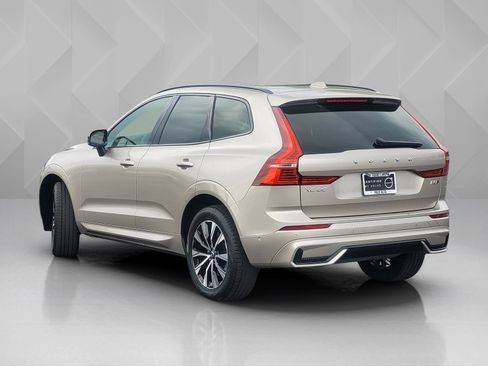 Used 2025 Volvo XC60 B5 Plus AWD/4WD image 6