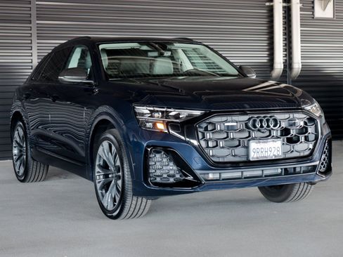 Certified 2025 Audi Q8 Premium Plus w/ Premium Plus Package AWD/4WD image 13